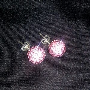 Elegant pink Swarovski round studs!