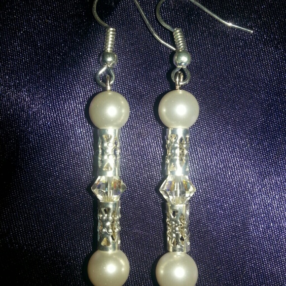Swarovski Pearl and silver handmade earrings