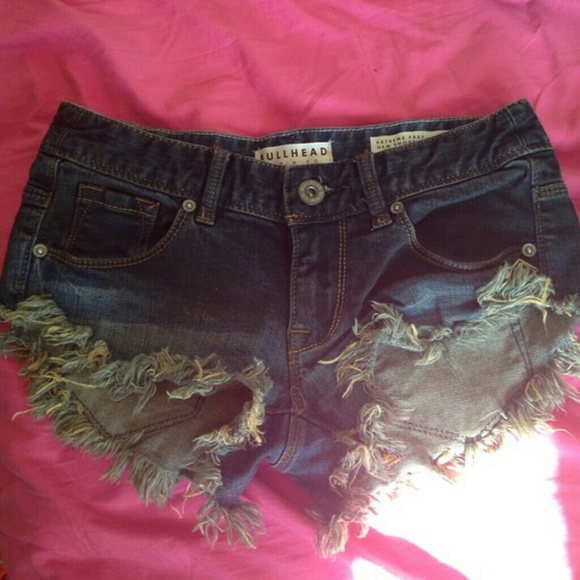 Bullhead short shorts