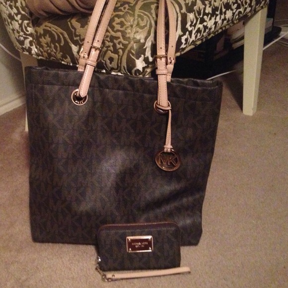 Michael Kors tote *REDUCED*