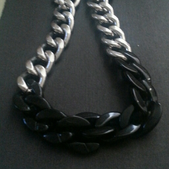 Jewelry - Picture 2 of 3