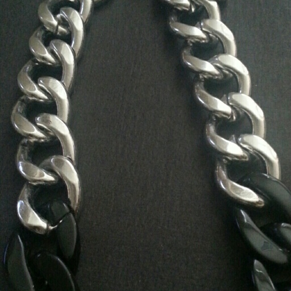 Jewelry - Picture 3 of 3