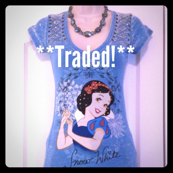 🎉Traded🎉 Disney Snow White Tee🌟New w/out Tags🌟