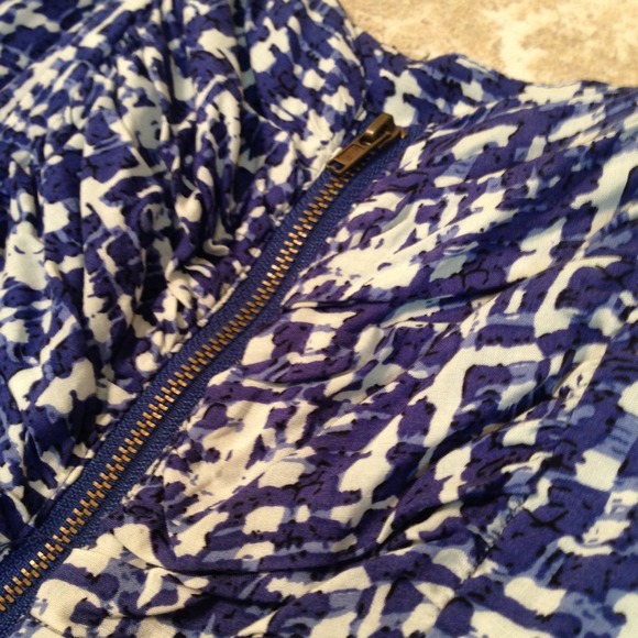 Printed Blue Front Zip Dress - Picture 2 of 3