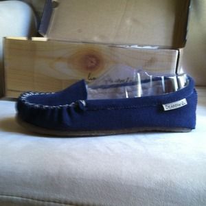 BEARPAW Hailey Shoe ***brand new****