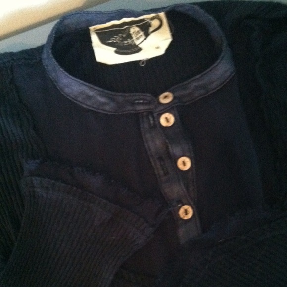 🚫Sold in Bundle🚫 Tee Party T-Shirt - Picture 4 of 4