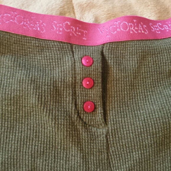 Victoria ' s Secret Booty Shorts PJs - Picture 2 of 3