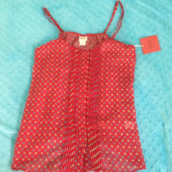 NWT red top adorable