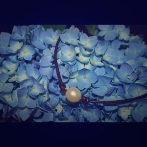 Beautiful leather and pearl necklace