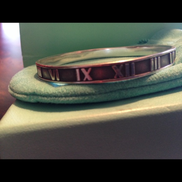 Tiffany & Co. - Picture 2 of 4