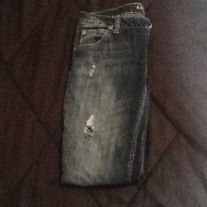 Arizona Jean co. Distressed skinny jeans