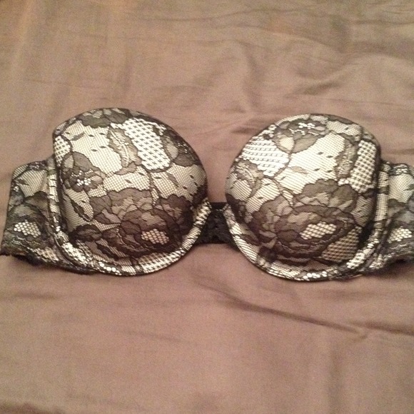 Victoria's Secret bio fit strapless 34c