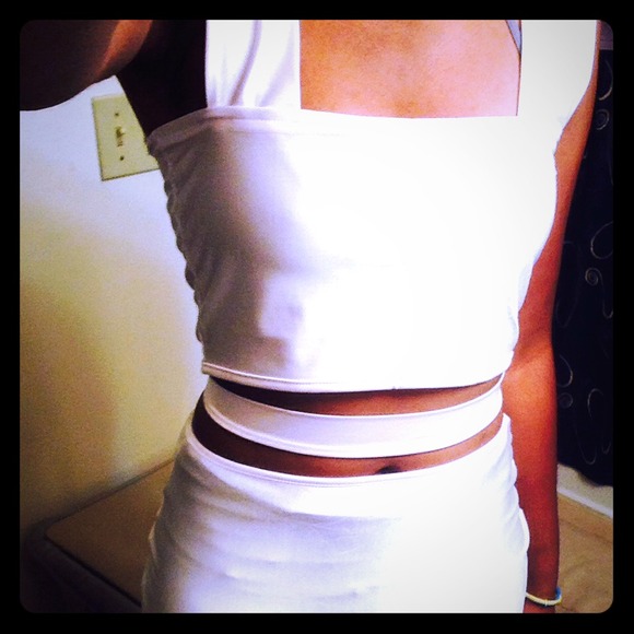 White bodycon dress