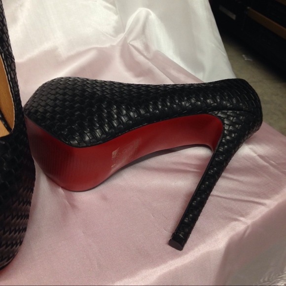 Pumps - Picture 3 of 4