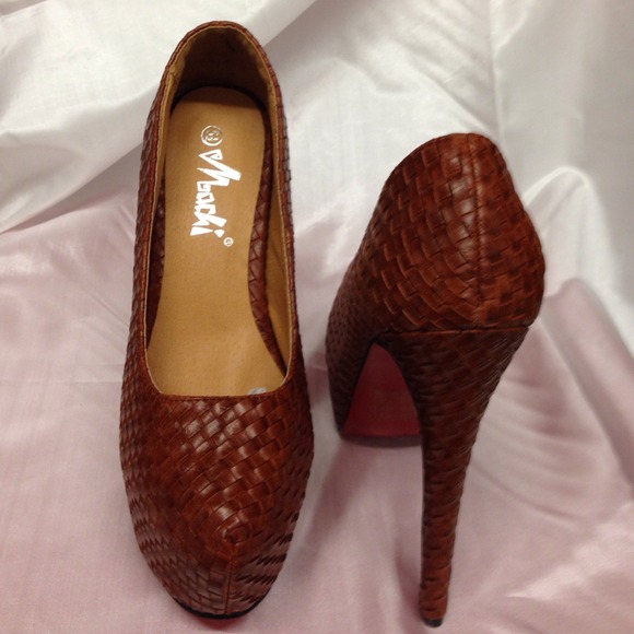 Pumps - Picture 2 of 4