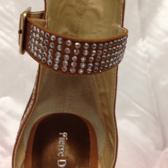 Shoes - Picture 4 of 4