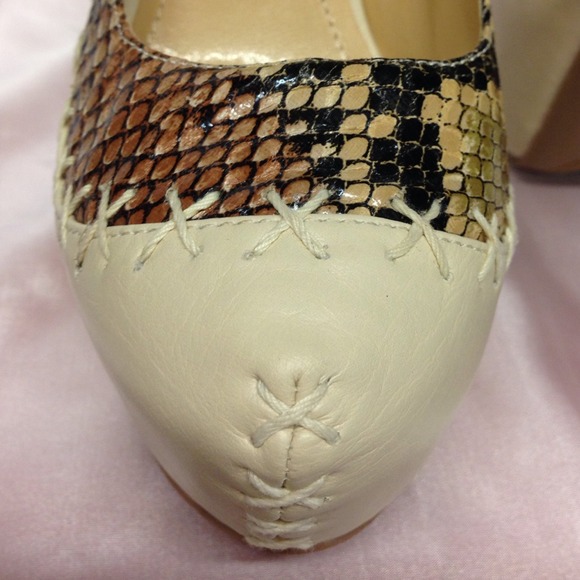 Pumps - Picture 3 of 4