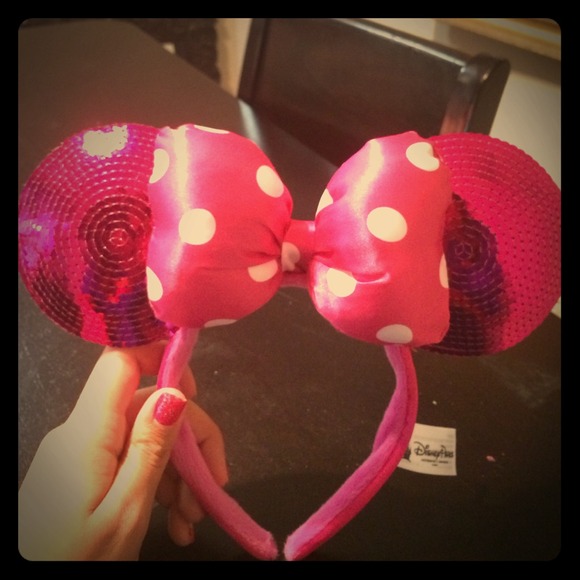 BRAND NEW Disney Minnie Mouse Sparkly Ears!😍