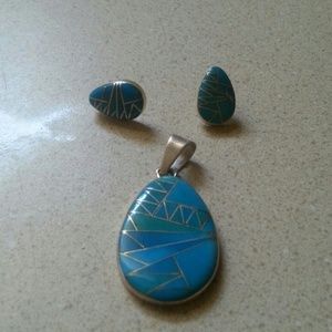 Turquoise pendant and earrings set