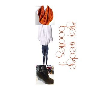 Grey suede wedged booties ✨