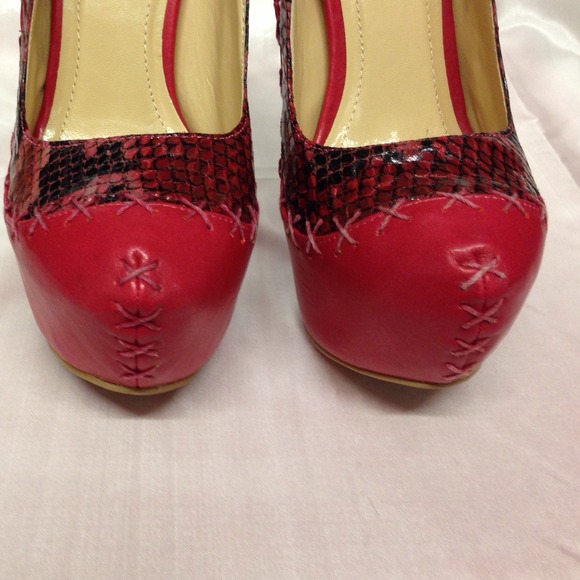 Pumps - Picture 2 of 4