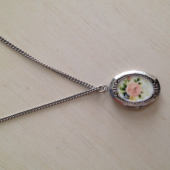 🚫SOLD🚫Floral necklace