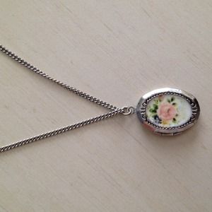 🚫SOLD🚫Floral necklace