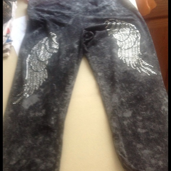 Angel Paris capris/ VS shirt