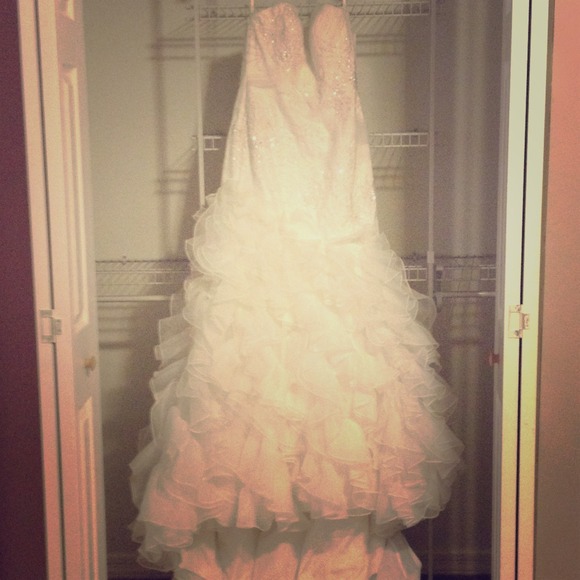 Galina signature wedding dress - Picture 1 of 4