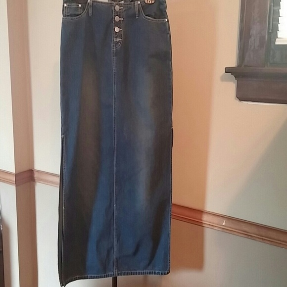 Denim wash skirt w/side splits - Picture 3 of 4