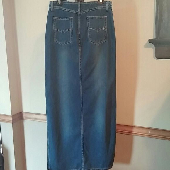 Denim wash skirt w/side splits - Picture 4 of 4