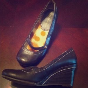 ❌SOLD❌Madden Girl wedges.