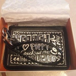ON HOLD-NWT Coach patent leather wristlet