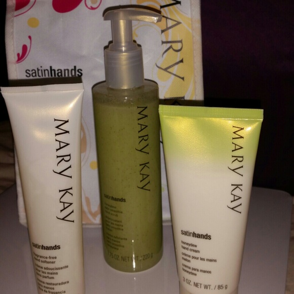 Mary Kay Satin Hands Set