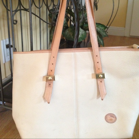 REDUCED 🔥🔥🔥🔥Authentic vintage Dooney & Bourke
