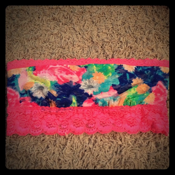 VS Pink Floral Bandeau Bra!😍