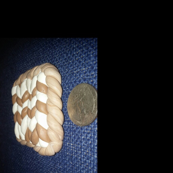 Magnet - Picture 2 of 2