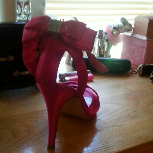 Nice beigh pink heel - Picture 2 of 2