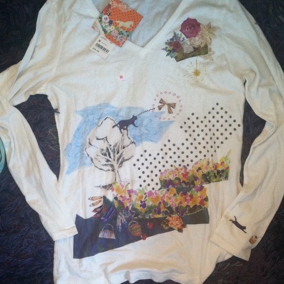 Whimsical UNIQLO long sleeve tshirt