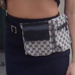 PRICE REDUCED 💲‼️Black/Grey Gucci fanny pack