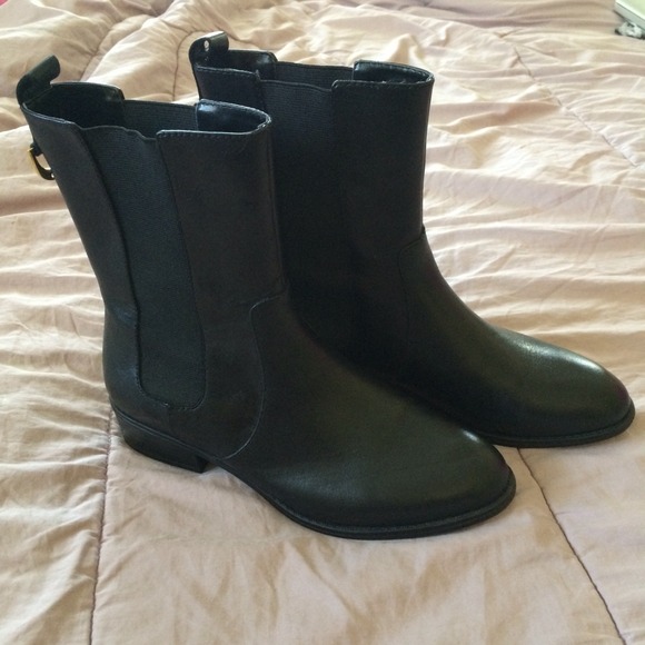 Reserved Boots & Woven Shoes Bundle @highfash
