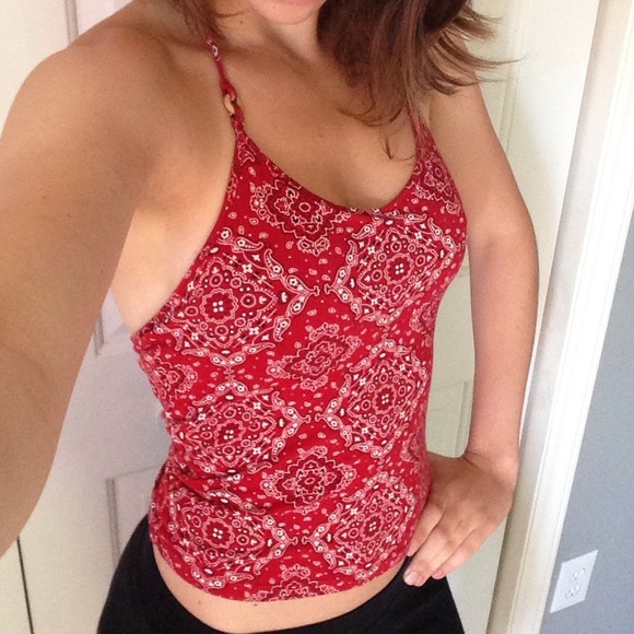 Cropped Bandana Halter - Picture 3 of 4