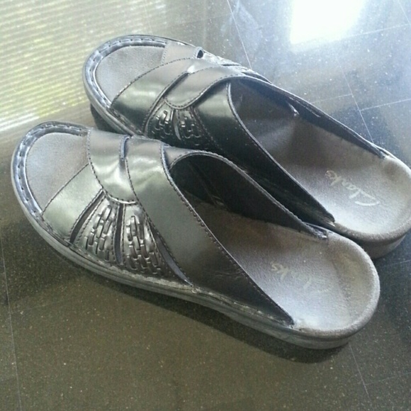 Clarks Black Slip Ons *Sold*