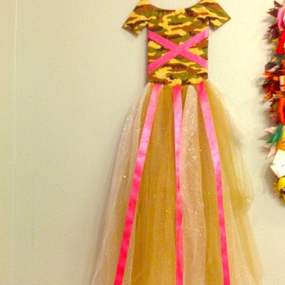 Tutu hairbow holder. Can be custom made for you