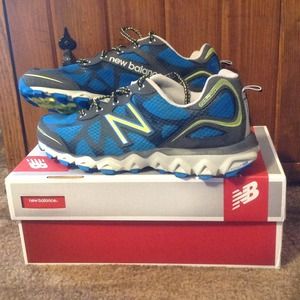 New Balance womens 710v2 Trail Running shoe