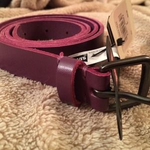 *New WITH TAGS  Purple Leather Levi's Belt -46 "