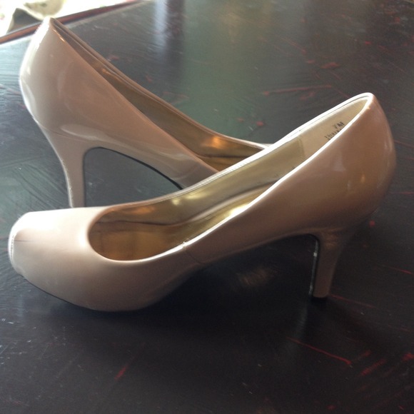 Nude Patton heel size 7.