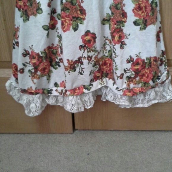 Floral top - Picture 4 of 4