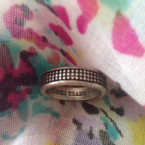 🎀Sold in bundle-4 stackable Lucky Brand rings🎀 - Picture 3 of 3