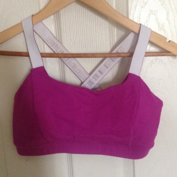 Lululemon raspberry sports bra size 8